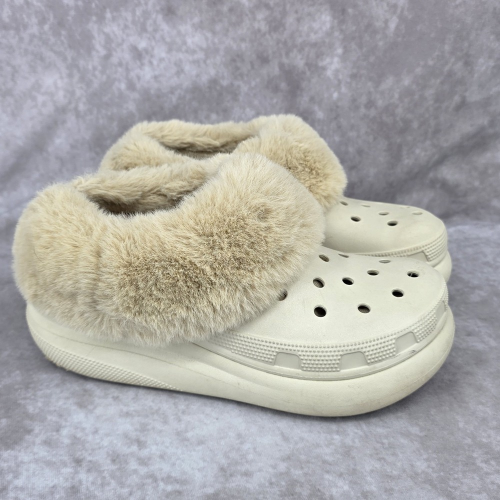 Crocs Furever Crush Clogs Women's Size 8 Ivory Faux Fur Lined Platform Shoes